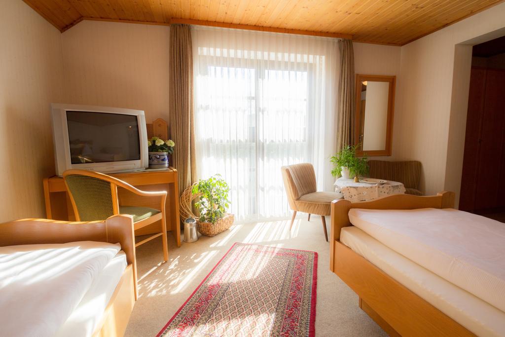 Hotel Am Lingelbach Knüllwald Cameră foto